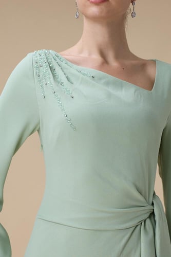 فستان طويل اخضر فاتح برباط جانبي