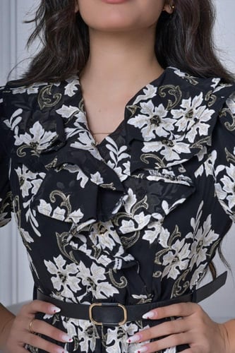 فستان كلوش مطرز بالورد لون اسود