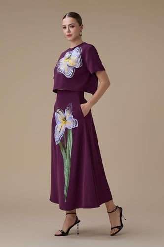 طقم موف ميدي بتطريز زهري