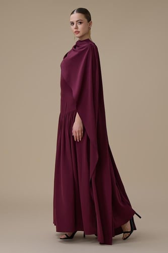 فستان برغندي طويل مع كاب جانبي