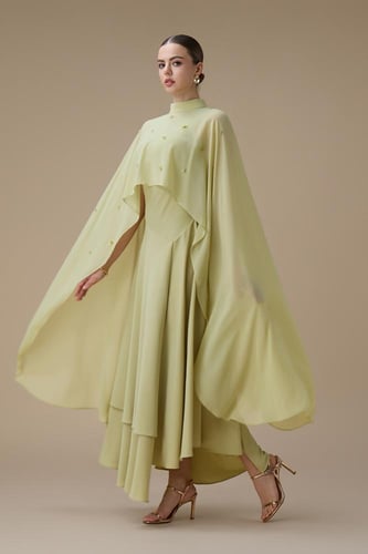 فستان ماكسي من قطعتين بتصميم كاب انسيابي وتطريز نا...