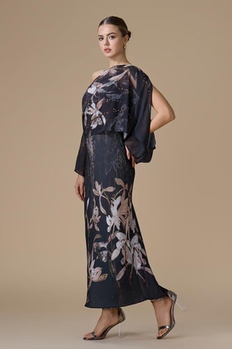 فستان بني طويل شيفون مشجر