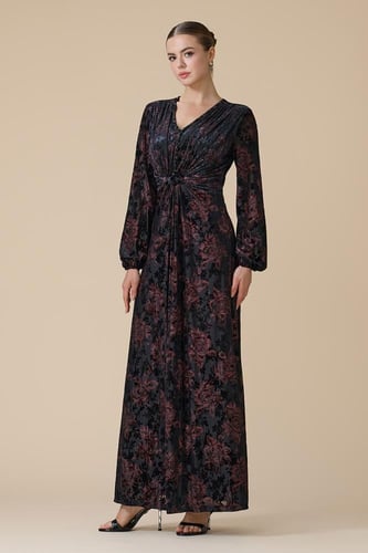 فستان اسود طويل مخمل مشجر