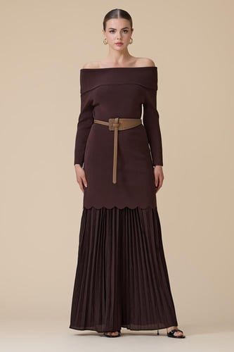 فستان بني طويل أوف شولدر بحزام