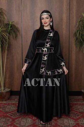 جلابية بتطريز تراثي