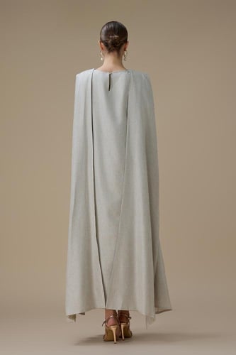 جلابية بيج طويلة بتطريز مركزي وتصميم كاب