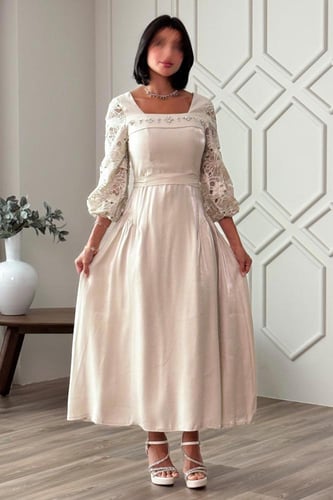 فستان ميدي بأكمام جوبير مزين بالكريستال لون بيج