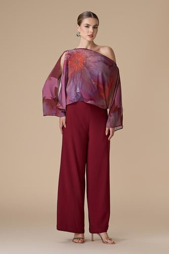 جمبسوت عنابي مع طبقة شيفون مطبوعة