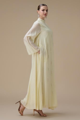 جلابية طويلة اصفر فاتح بتطريز ناعم