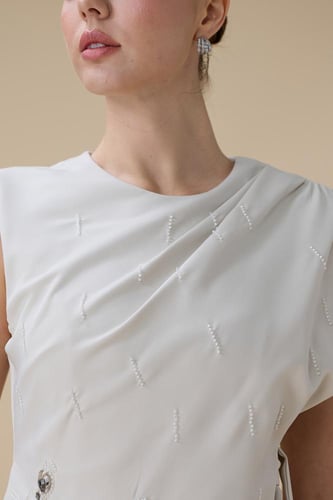 جمبسوت بيج بتصميم غير متماثل وتطريز كريستالي