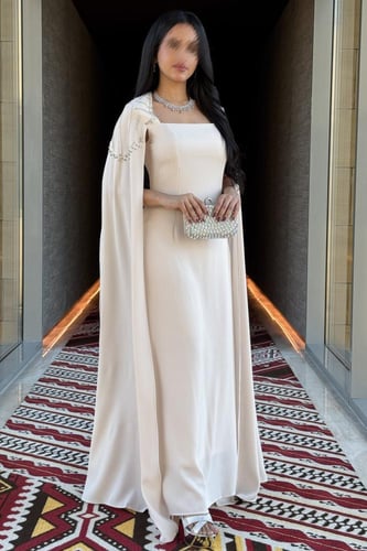 فستان ماكسي كيب مزين بالفصوص