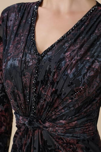 فستان اسود طويل مخمل مشجر