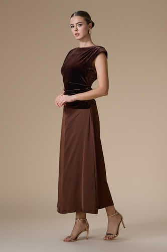 فستان بني ماكسي مخمل