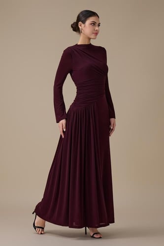 فستان طويل لون عودي بكسرات