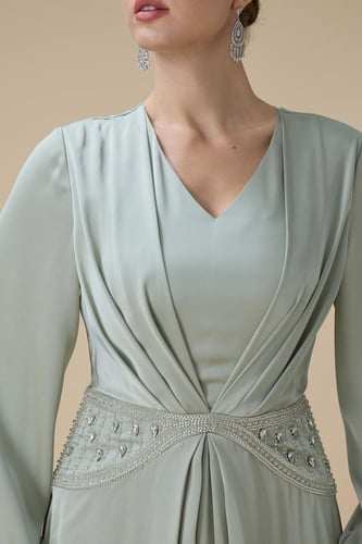 فستان طويل اخضر فاتح درابيه ناعم