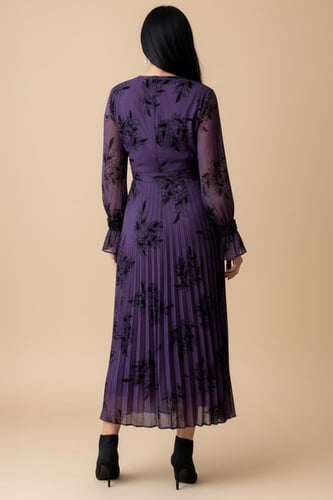 فستان ماكسي بطبعة ورق شجر وكسرات من الجانب