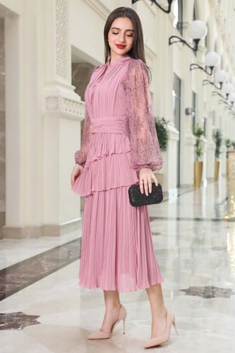 فستان شيفون ماكسي بأكمام دانتيل لون وردي