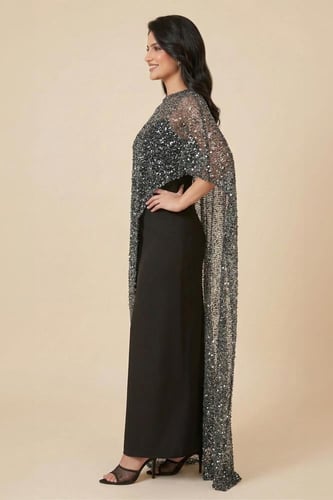 فستان طويل اسود لامع بكاب مطرز