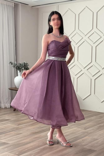 فستان كلوش بحزام لامع لون موف