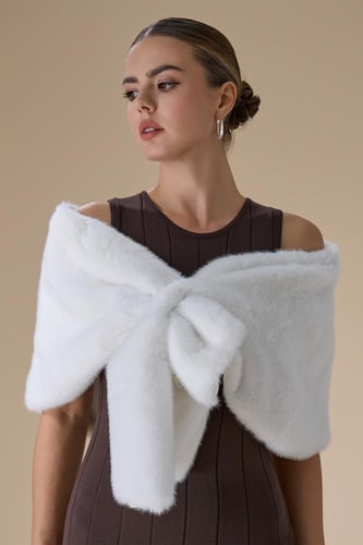 شال فرو قصير ابيض