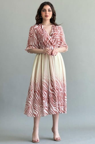 فستان شيفون بنقوش مموجه لون طوبي