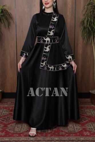 جلابية بتطريز تراثي