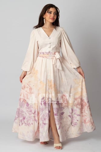 فستان كريب طويل كلوش لون بيج