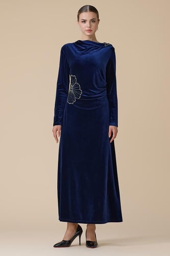 فستان كحلي طويل مخمل بتطريز