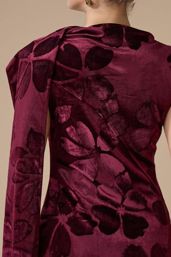 فستان برغندي ميدي بوشاح كتف أنيق