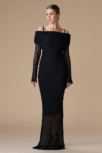 فستان أسود طويل دانتيل