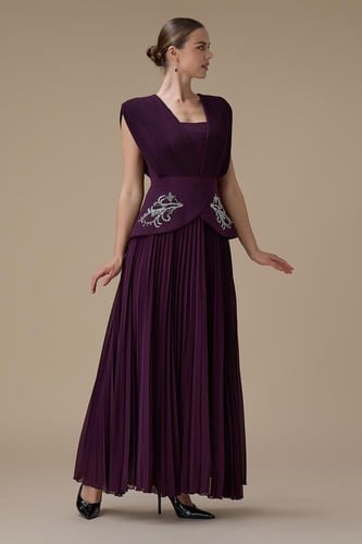 فستان طويل بنفسجي بليسيه