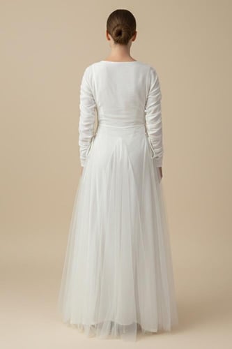 جلابية طويلة أبيض بتطريز تراثي