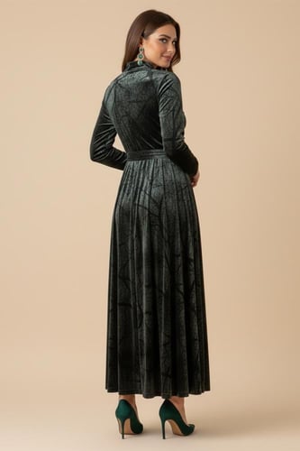 فستان ماكسي مخملي بطبعة ورق شجر