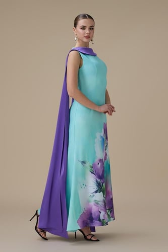 فستان تيفاني ماكسي بطبعة زهرية بوشاح