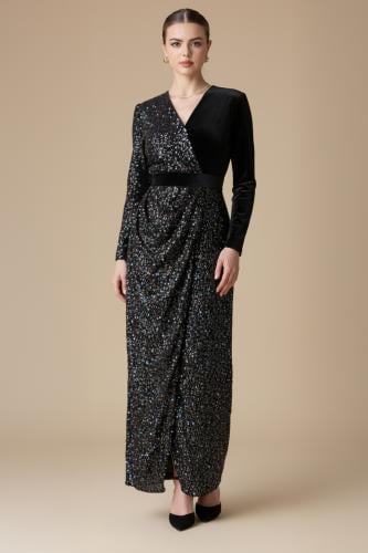 فستان مخملي بكسرات مزين بالترتر