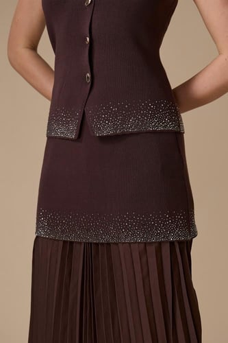 طقم بني بليسيه بدون اكمام