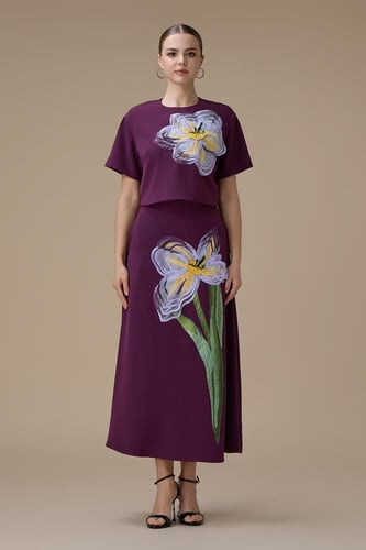 طقم موف ميدي بتطريز زهري