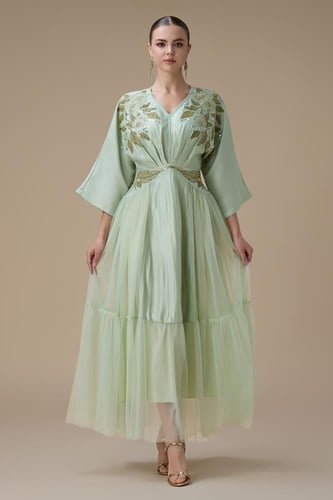 جلابية طويلة اخضر فاتح مطرزة