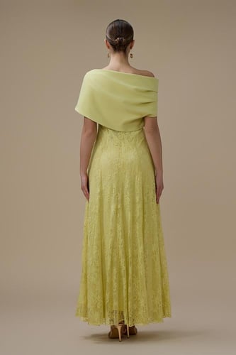 فستان طويل بلون اخضر ليموني دانتيل