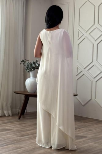 جمبسوت بكتف واحد بوشاح طويل لون سكري