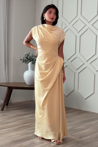 فستان كريب طويل بكسرات لون أصفر فاتح