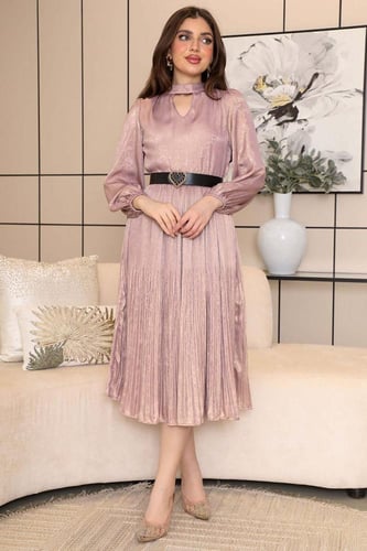 فستان ميدي أنيق بكسرات