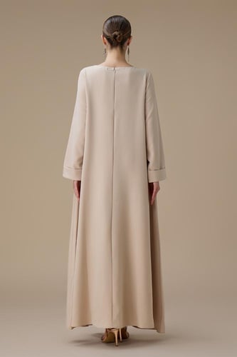 جلابية بيج طويلة واسعة بتطريز وردي ثلاثي الأبعاد