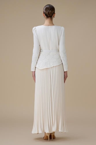 فستان طويل لون بيج بليسيه