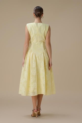 فستان اصفر ميدي بدانتيل مورد