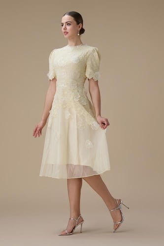 فستان قصير اصفر فاتح اورجانزا بأكمام قصيرة