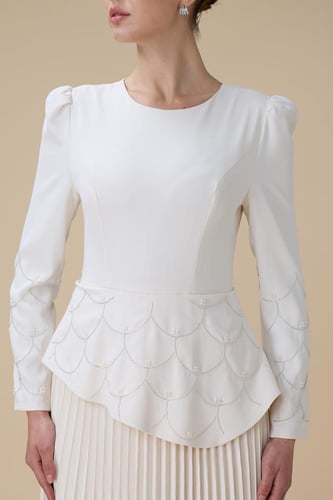 فستان طويل لون بيج بليسيه