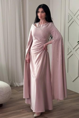 فستان ماكسي كيب بفتحة على الصدر لون وردي