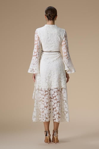 فستان سكري دانتيل بطبقات مائلة