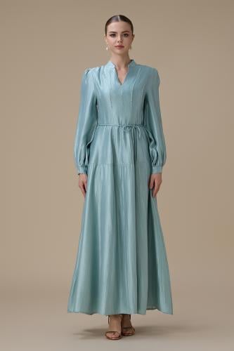 فستان ازرق طويل بتطريز ناعم